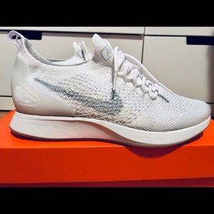 NIKE FREE RUN FLYKNIT SNEAKERS **BRAND NEW**